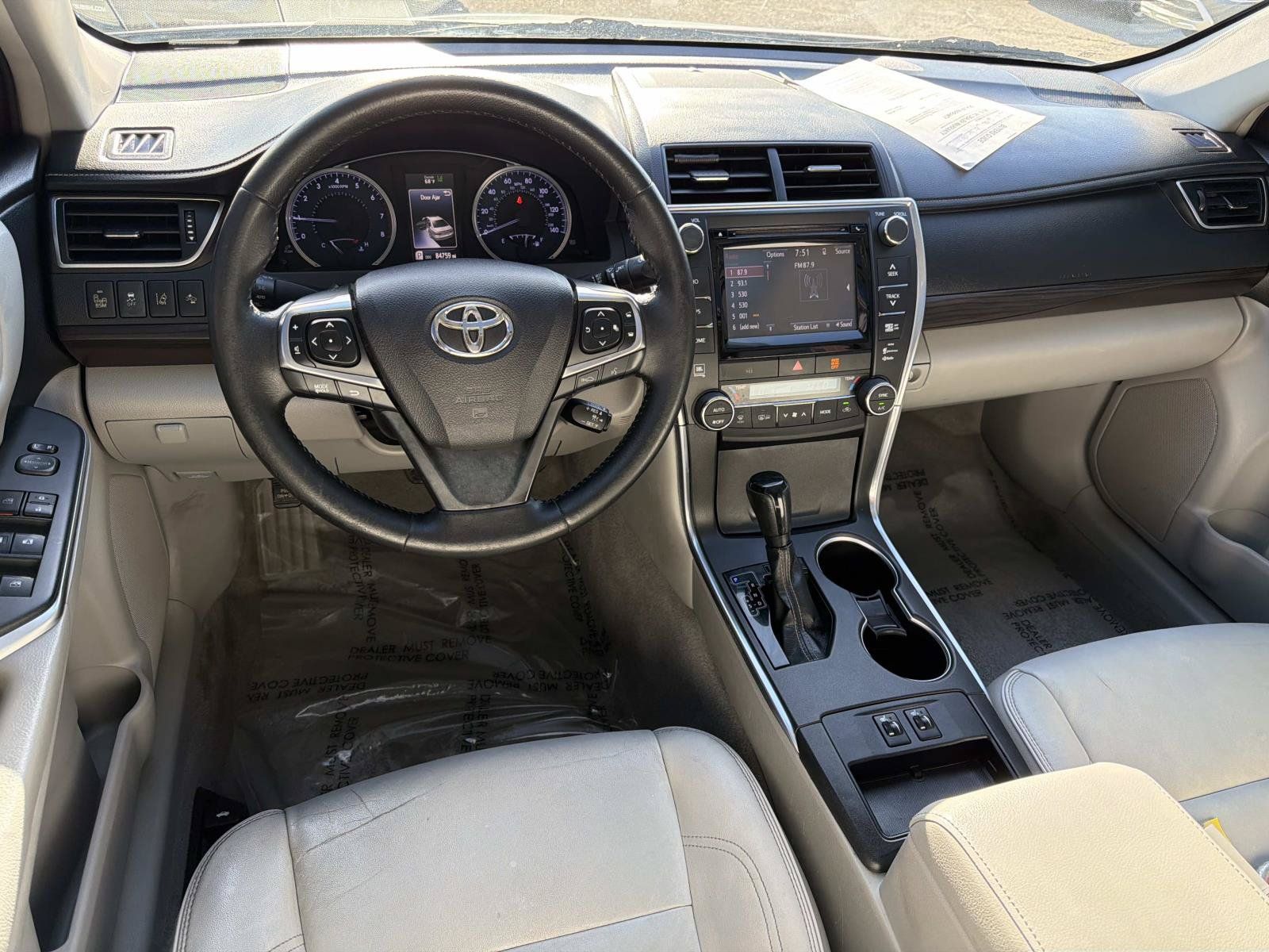 Used 2015 Toyota Camry XLE w/ Advanced Technology Package FWD image 6