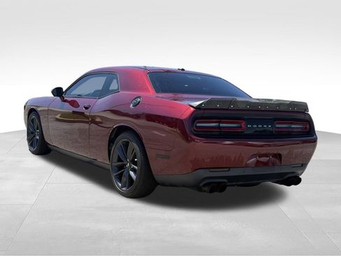 Used 2019 Dodge Challenger R/T RWD image 3