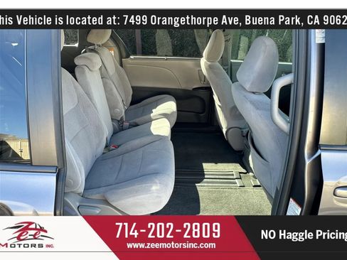 Used 2015 Toyota Sienna LE FWD image 19