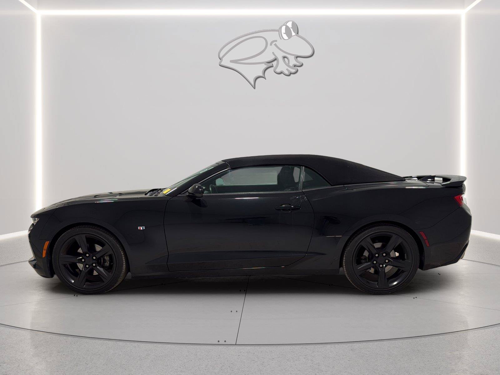 Used 2017 Chevrolet Camaro LT w/ Technology Package RWD image 2