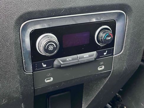 Used 2021 Chevrolet Suburban High Country AWD/4WD image 19