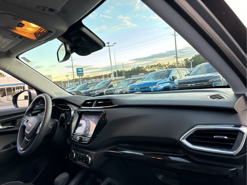 Certified 2023 Chevrolet TrailBlazer LT w/ LPO, Blackout Package image 28