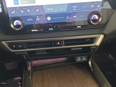 Used 2025 Lexus RX 350 w/ Convenience Package image 23