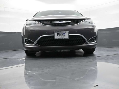 Used 2020 Chrysler Pacifica Touring-L Plus FWD image 30