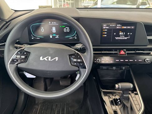 Used 2024 Kia Niro LX FWD image 14