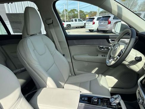 New 2026 Volvo XC90 B6 Ultra w/ Protection Package AWD/4WD image 12
