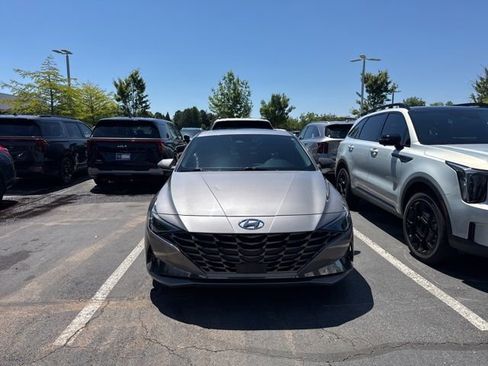 Used 2021 Hyundai Elantra Limited FWD image 7