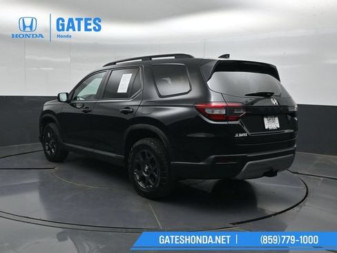 Certified 2025 Honda Pilot TrailSport image 8