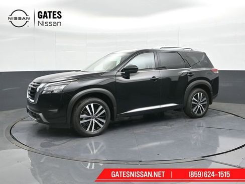 Used 2025 Nissan Pathfinder Platinum AWD/4WD image 7
