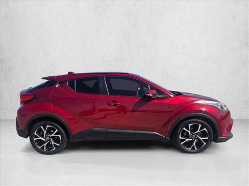 Used 2018 Toyota C-HR XLE FWD image 4