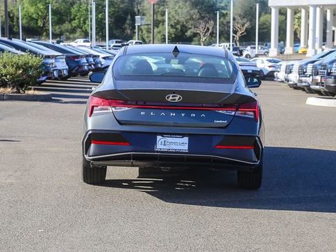 New 2026 Hyundai Elantra Limited FWD image 4