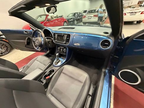 Used 2019 Volkswagen Beetle 2.0T S FWD image 32