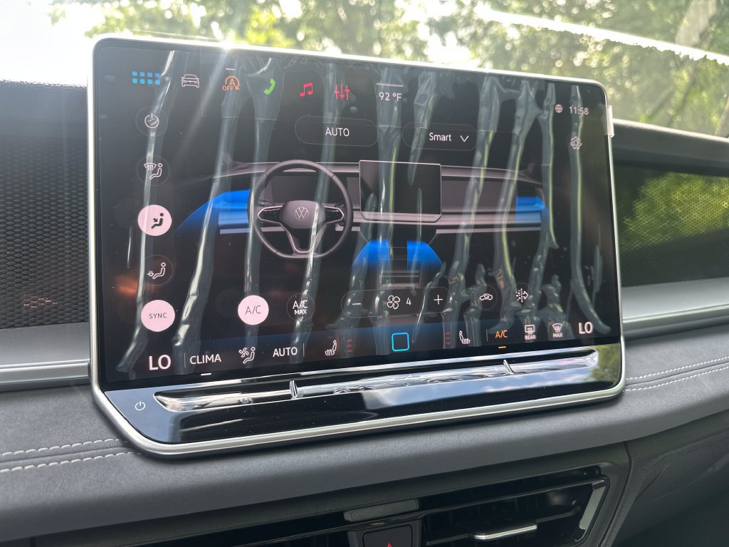 New 2026 Volkswagen Tiguan SE R-Line AWD/4WD image 16