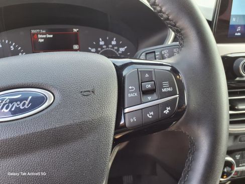 Certified 2022 Ford Escape SEL image 17