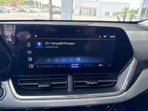 Used 2025 Chevrolet Trax LT FWD image 22