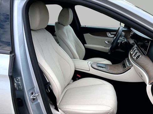 Used 2023 Mercedes-Benz E 350 Sedan image 9
