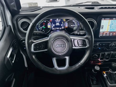 Used 2023 Jeep Wrangler Unlimited Rubicon 4xe w/ Cold Weather Group AWD/4WD image 17
