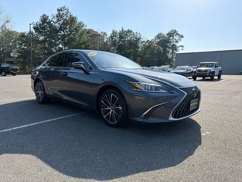 Used 2023 Lexus ES 250 w/ Premium Package AWD/4WD image 4