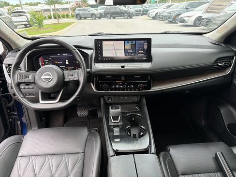 Used 2024 Nissan Rogue Platinum w/ Platinum Premium Package FWD image 30