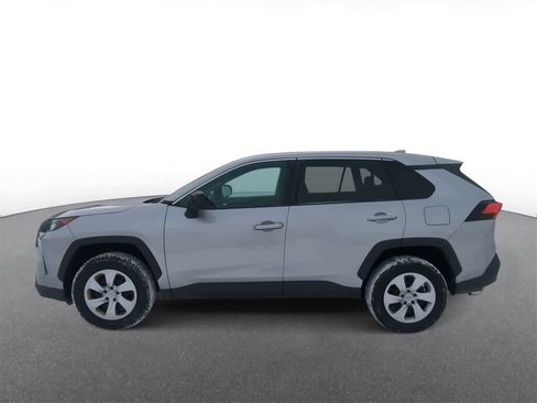 Used 2022 Toyota RAV4 LE image 5