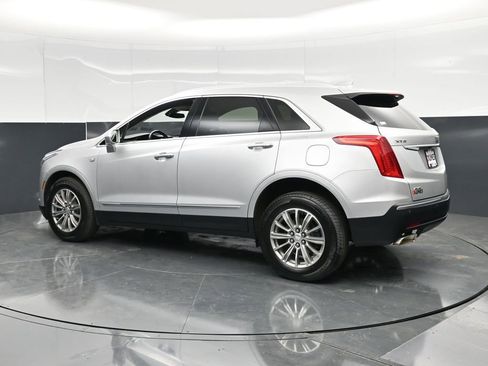 Used 2018 Cadillac XT5 Luxury w/ Driver Awareness Package AWD/4WD image 11