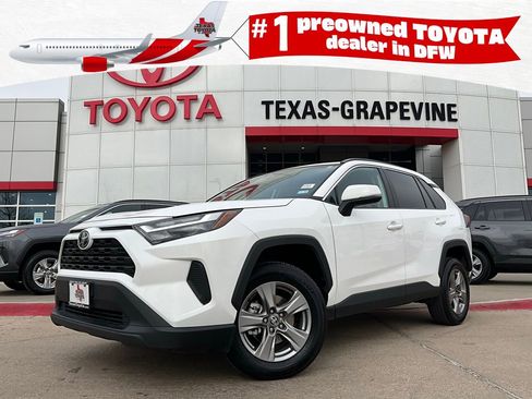 Used 2025 Toyota RAV4 XLE image 1