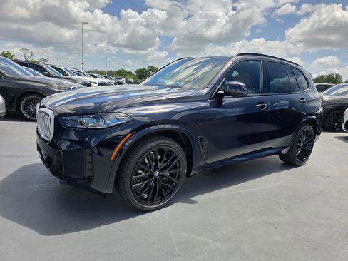 New 2026 BMW X5 xDrive40i w/ M Sport Package AWD/4WD image 6