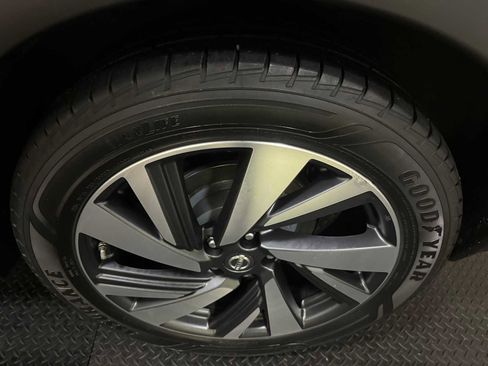 Used 2018 Nissan Murano Platinum image 9