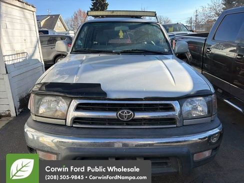 Used 2000 Toyota 4Runner SR5 image 2