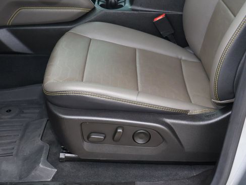 Used 2024 Chevrolet Colorado ZR2 w/ ZR2 Convenience Package III image 18