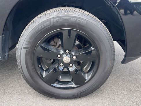 Used 2020 RAM 1500 Express w/ Express Value Package AWD/4WD image 9