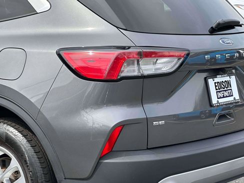 Used 2022 Ford Escape SE w/ Cold Weather Package image 8