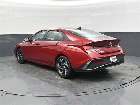 Used 2025 Hyundai Elantra SEL image 6