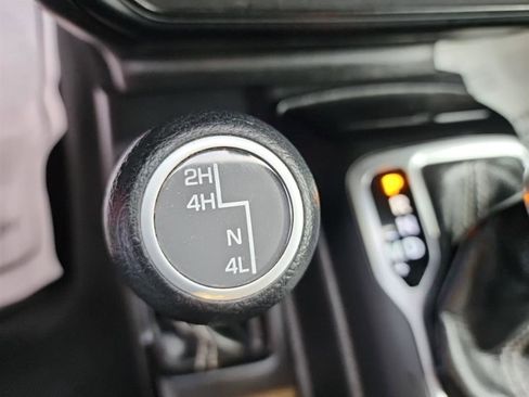 Used 2019 Jeep Wrangler Unlimited Sahara AWD/4WD image 27