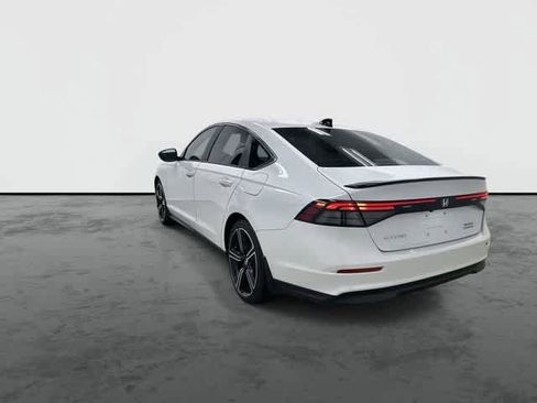 Used 2025 Honda Accord Sport image 2