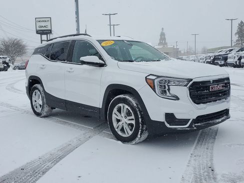 Used 2022 GMC Terrain SLE w/ Driver Convenience Package image 2