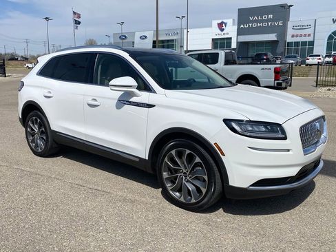 Used 2022 Lincoln Nautilus Reserve AWD/4WD image 8