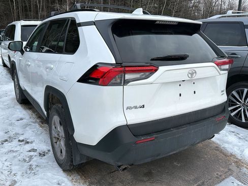 Used 2025 Toyota RAV4 XLE image 9