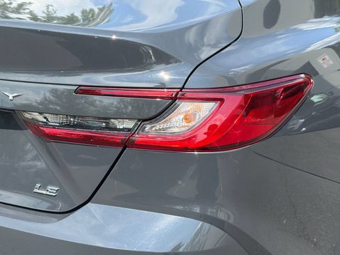 Used 2025 Toyota Camry LE FWD image 5