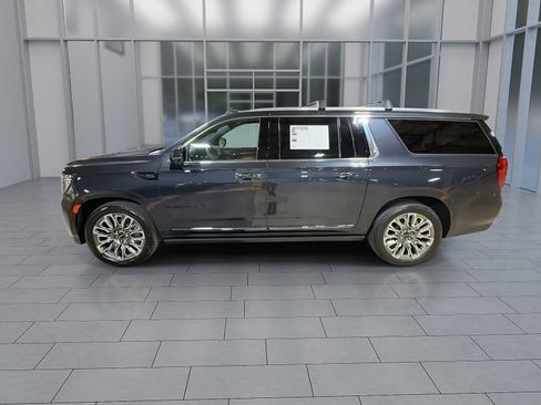 Used 2023 GMC Yukon XL Denali Ultimate w/ LPO, Floor Liner Package image 5