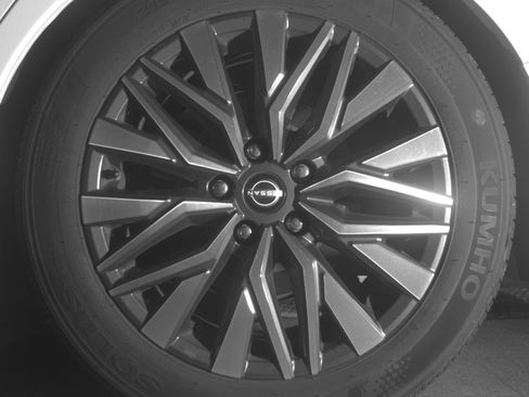 Used 2025 Nissan Altima 2.5 SV FWD image 14