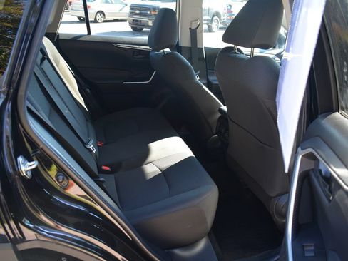 Used 2023 Toyota RAV4 LE AWD/4WD image 18