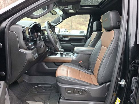 Used 2023 Chevrolet Silverado 1500 High Country w/ High Country Premium Package image 13