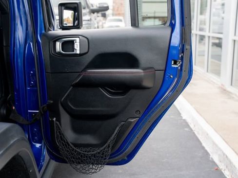 Used 2018 Jeep Wrangler Unlimited Rubicon w/ Dual Top Group image 35