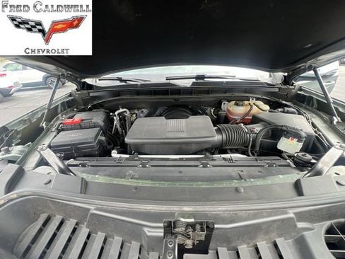 Used 2023 Chevrolet Suburban Premier image 35