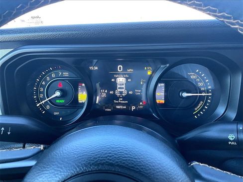 Used 2024 Jeep Wrangler Unlimited image 17