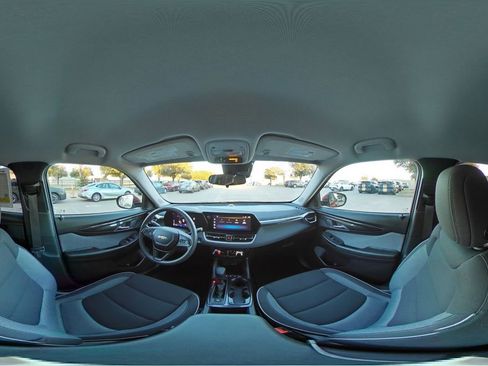 Used 2025 Chevrolet TrailBlazer LT image 42