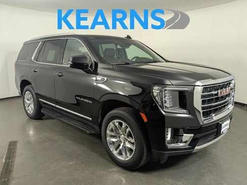 Used 2023 GMC Yukon SLT w/ SLT Premium Package image 1