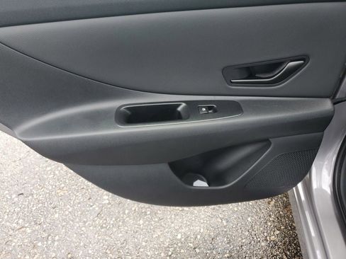 Certified 2025 Hyundai Elantra Sport FWD image 37