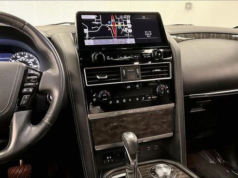 Used 2021 Nissan Armada Platinum image 7